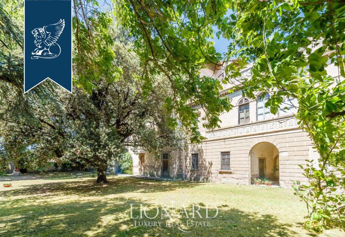 Image No.5-25 Bed Villa for sale