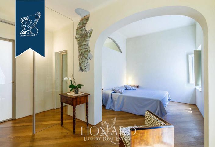 Image No.52-25 Bed Villa for sale