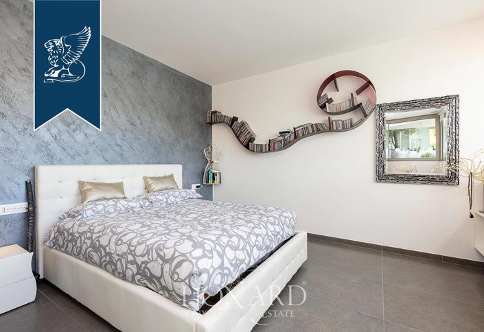 Image No.34-5 Bed Villa for sale