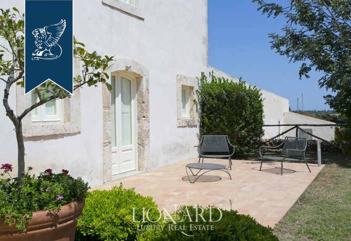 Image No.18-102 Bed Hotel for sale