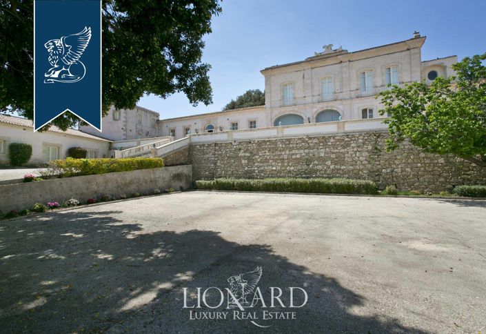 Image No.4-102 Bed Hotel for sale