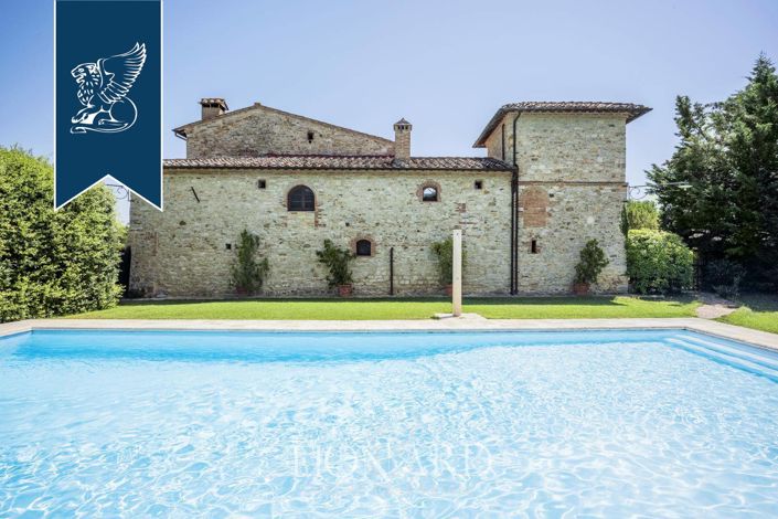 Image No.11-10 Bed Farmhouse for sale