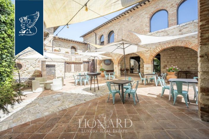 Image No.13-10 Bed Farmhouse for sale