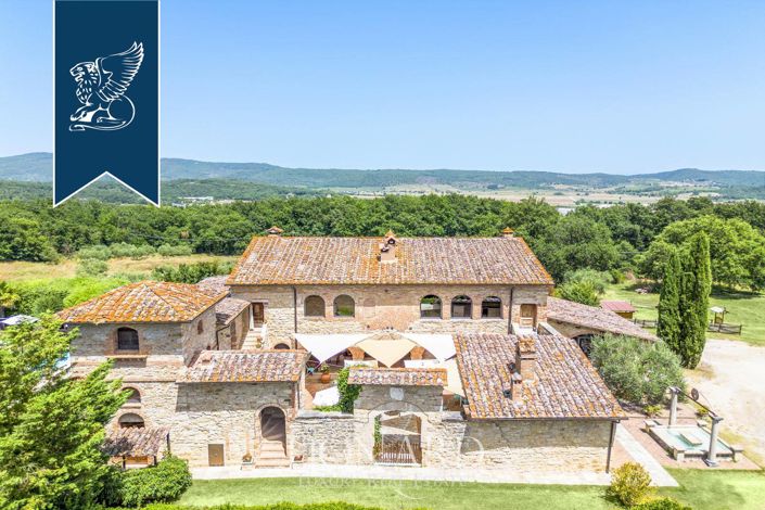 Image No.2-10 Bed Farmhouse for sale