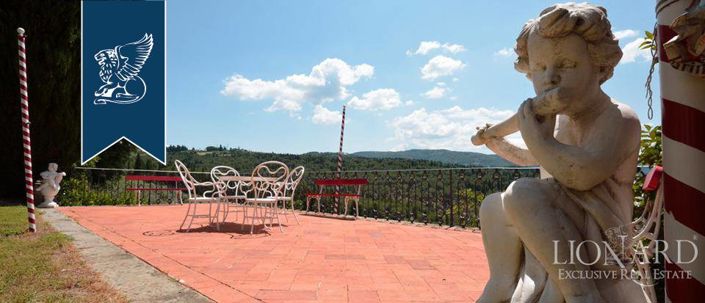 Image No.16-50 Bed Farmhouse for sale