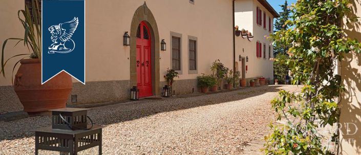 Image No.2-50 Bed Farmhouse for sale