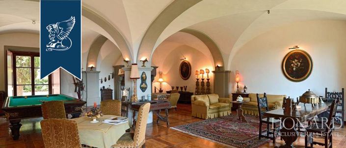 Image No.32-50 Bed Farmhouse for sale