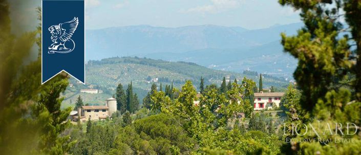 Image No.65-50 Bed Farmhouse for sale