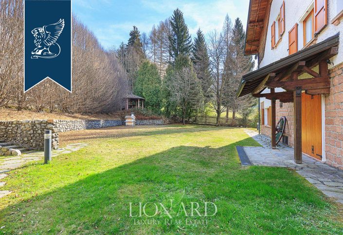 Image No.18-8 Bed Villa for sale