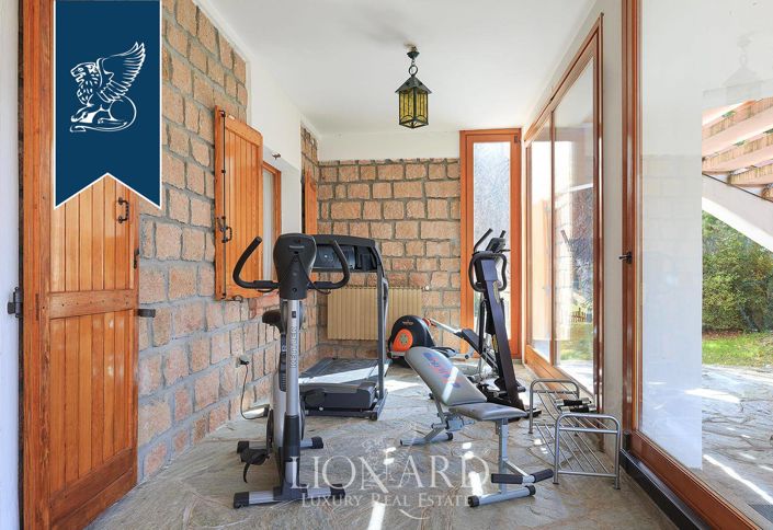 Image No.27-8 Bed Villa for sale