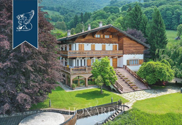 Image No.3-8 Bed Villa for sale