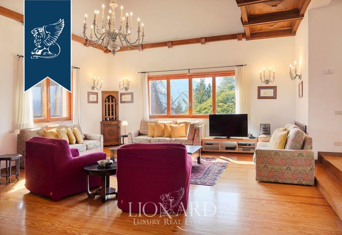 Image No.40-8 Bed Villa for sale