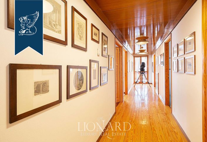 Image No.52-8 Bed Villa for sale