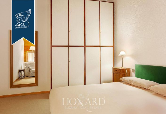 Image No.62-8 Bed Villa for sale