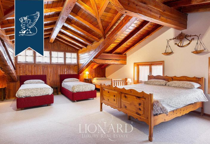 Image No.64-8 Bed Villa for sale