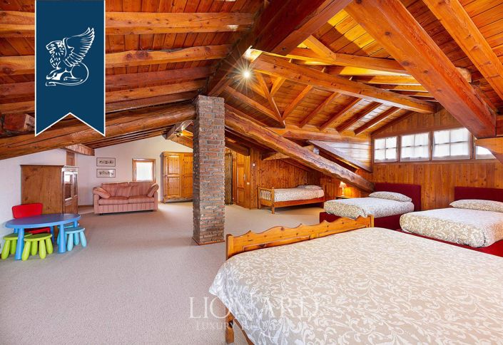 Image No.65-8 Bed Villa for sale