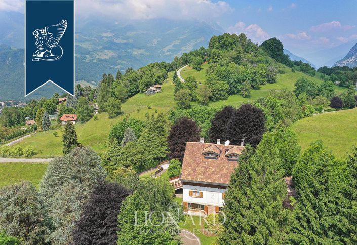 Image No.71-8 Bed Villa for sale