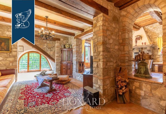 Image No.13-13 Bed Villa for sale