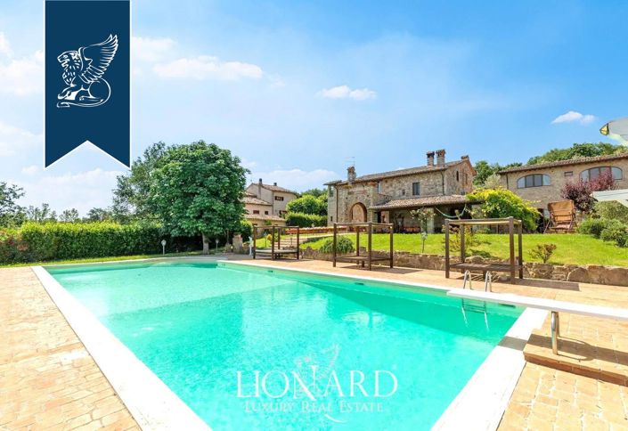 Image No.9-13 Bed Villa for sale