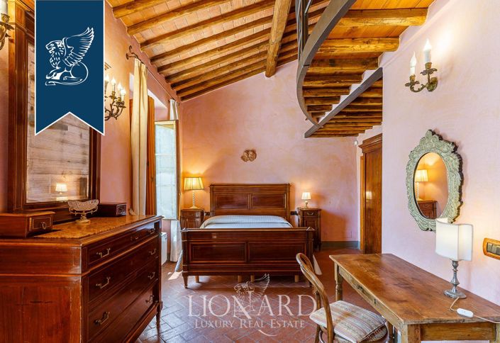 Image No.64-14 Bed Country House for sale