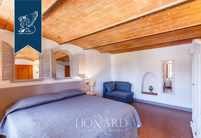 Image No.71-14 Bed Country House for sale