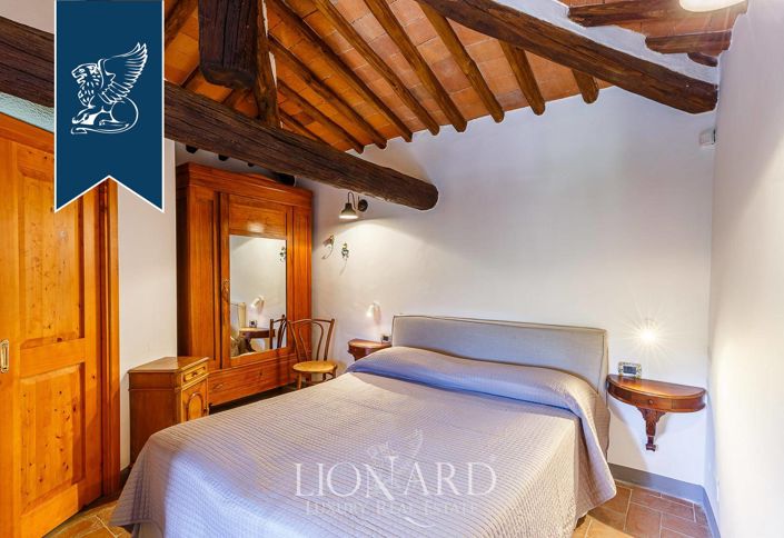 Image No.77-14 Bed Country House for sale