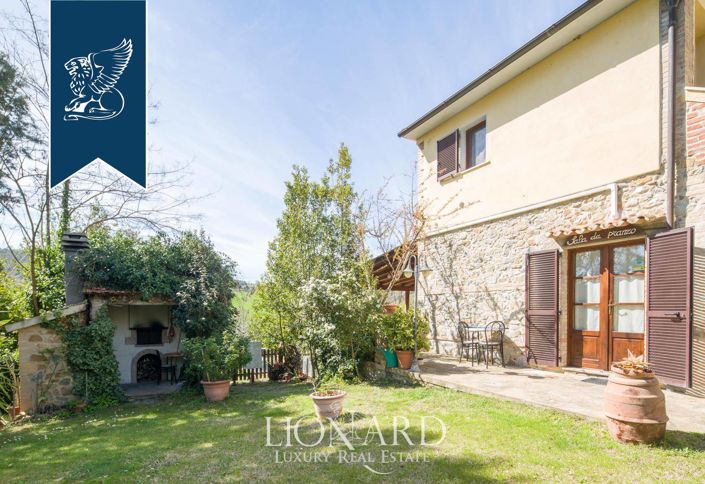 Image No.11-6 Bed Farmhouse for sale