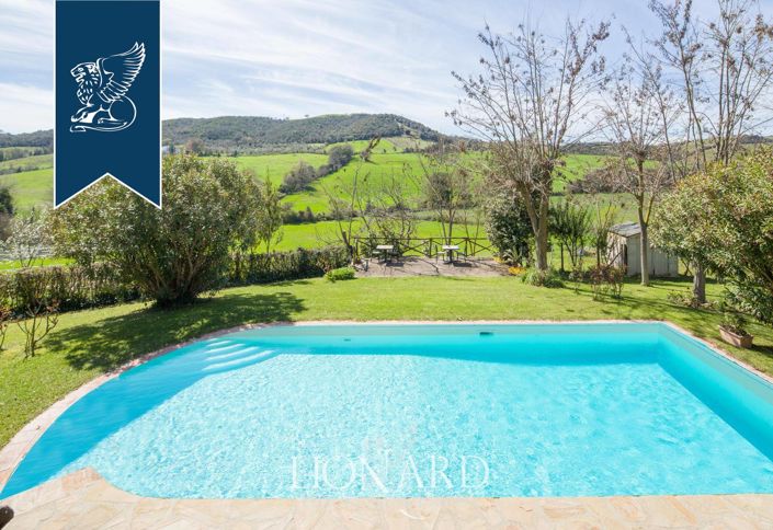 Image No.12-6 Bed Farmhouse for sale