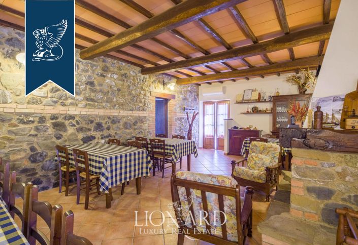 Image No.18-6 Bed Farmhouse for sale