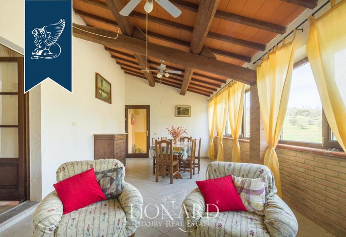 Image No.22-6 Bed Farmhouse for sale