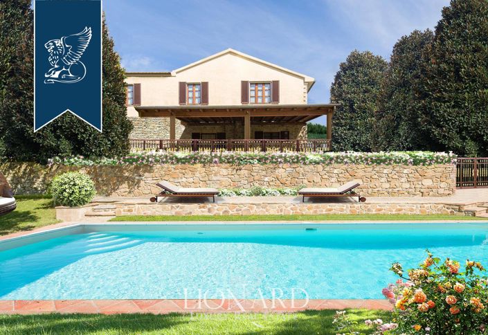 Image No.3-6 Bed Farmhouse for sale