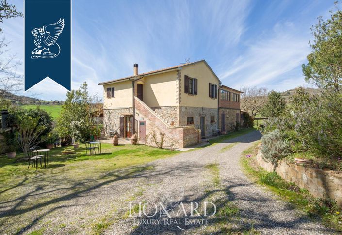 Image No.7-6 Bed Farmhouse for sale