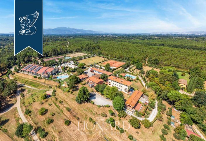 Image No.5-20 Bed Farmhouse for sale