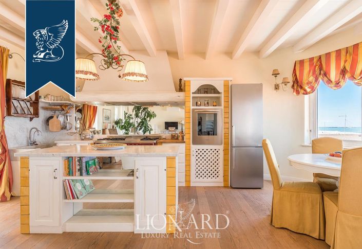 Image No.22-Appartement de 3 chambres à vendre à Viareggio