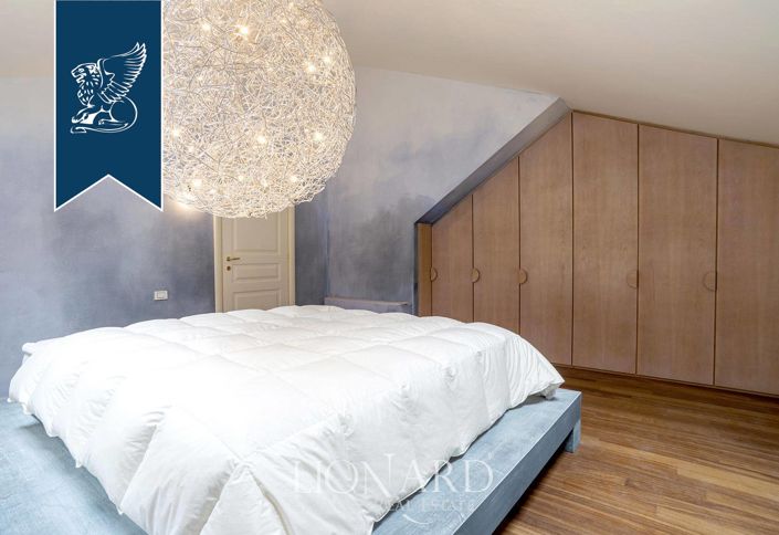 Image No.32-8 Bed Villa for sale