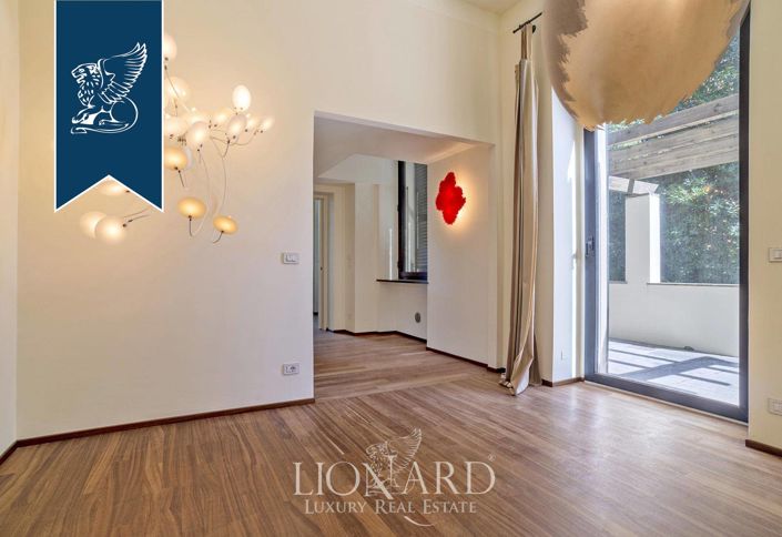 Image No.38-8 Bed Villa for sale