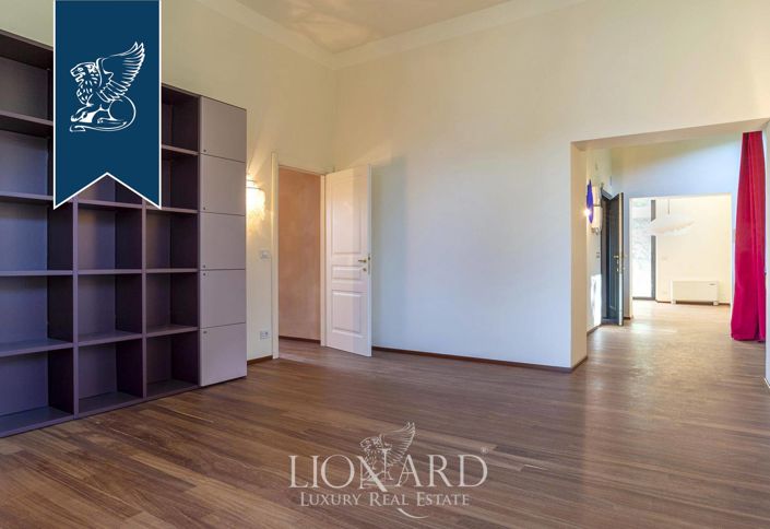 Image No.40-8 Bed Villa for sale