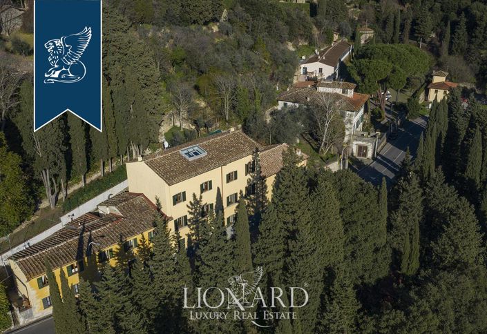 Image No.10-8 Bed Villa for sale