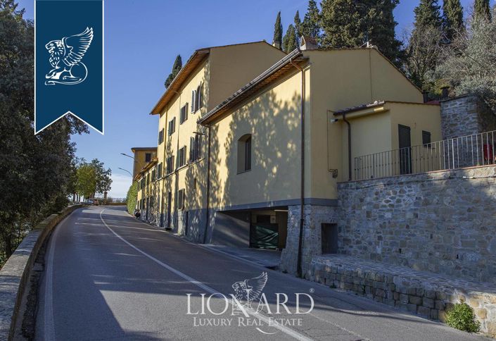 Image No.12-8 Bed Villa for sale