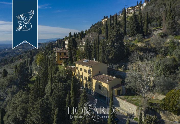 Image No.2-8 Bed Villa for sale