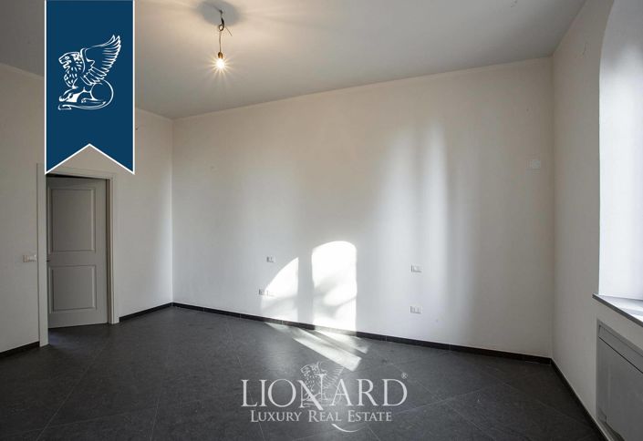 Image No.28-8 Bed Villa for sale