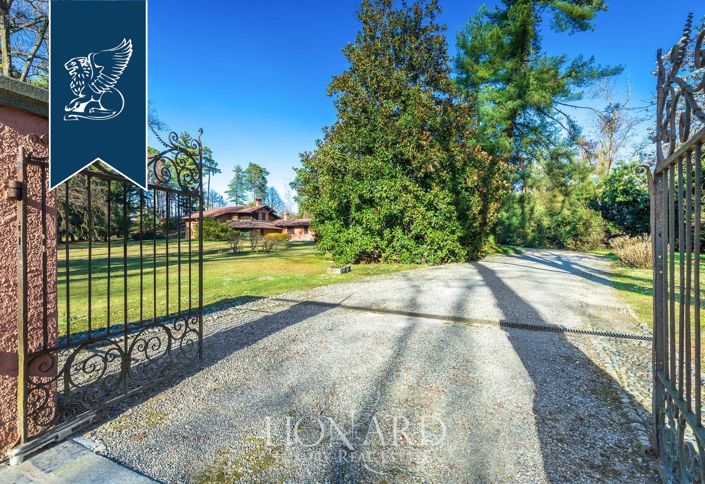 Image No.2-Villa de 4 chambres à vendre à Novara