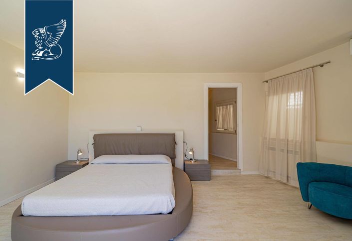 Image No.27-5 Bed Villa for sale