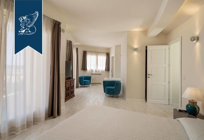 Image No.33-5 Bed Villa for sale