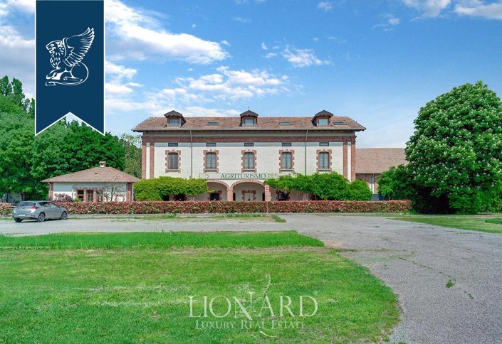 Image No.26-20 Bed Villa for sale