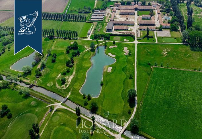 Image No.3-20 Bed Villa for sale