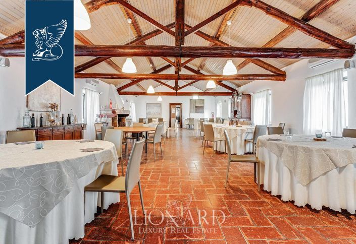 Image No.32-20 Bed Villa for sale