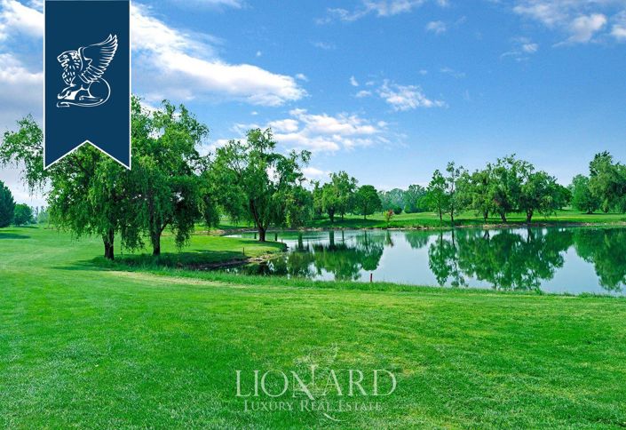 Image No.36-20 Bed Villa for sale