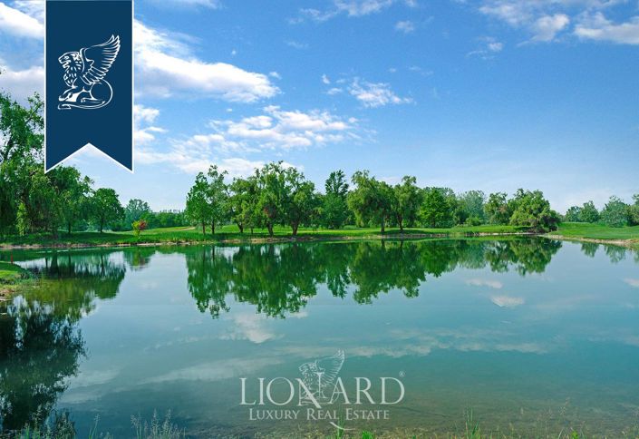 Image No.37-20 Bed Villa for sale