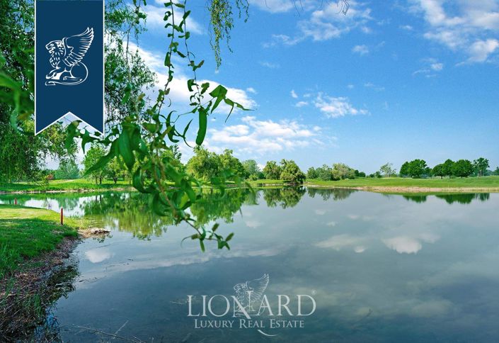 Image No.38-20 Bed Villa for sale